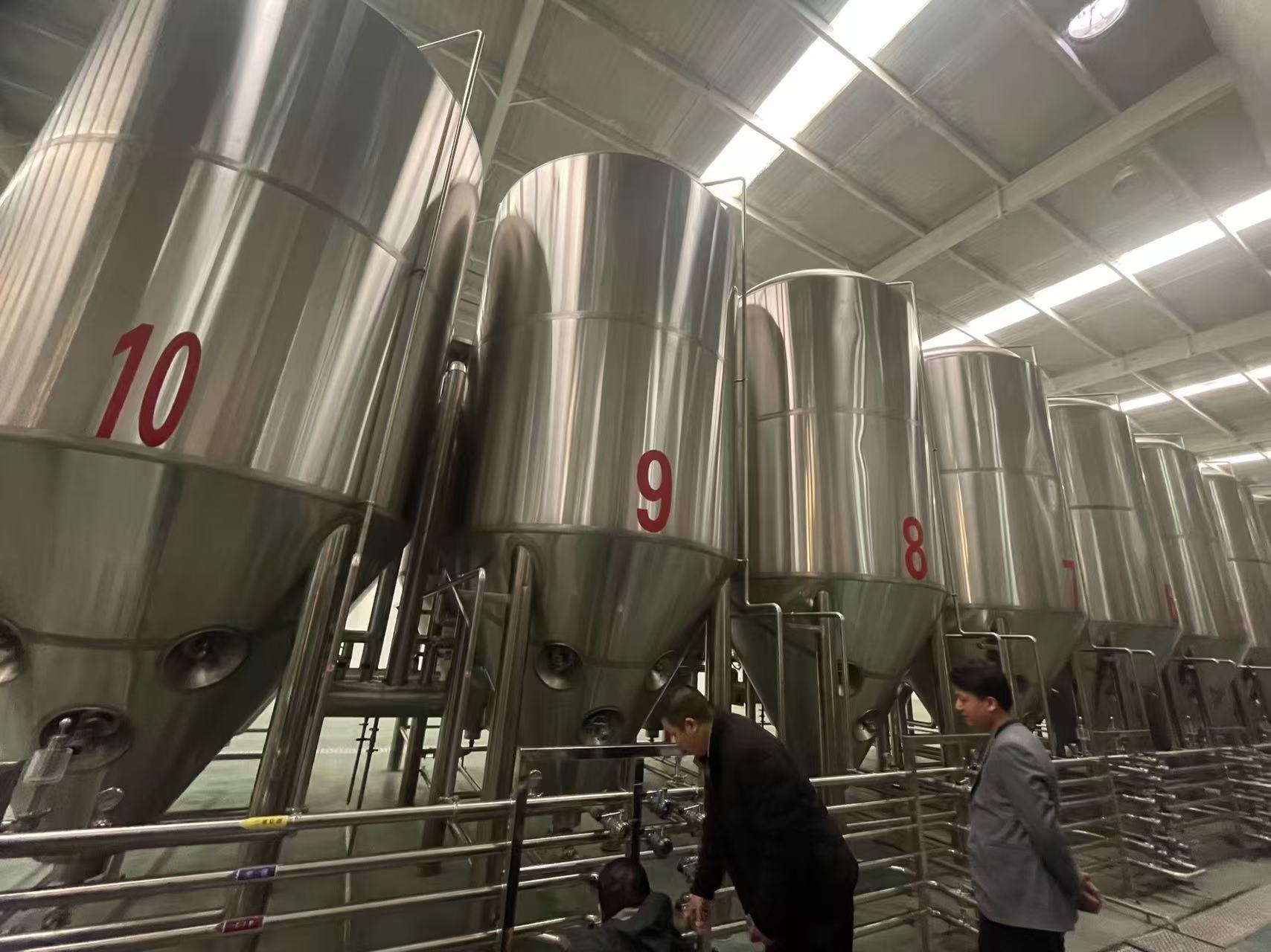 通州精酿啤酒设备厂—平面布置、设备设计、制造、调试、培训等一条龙服务