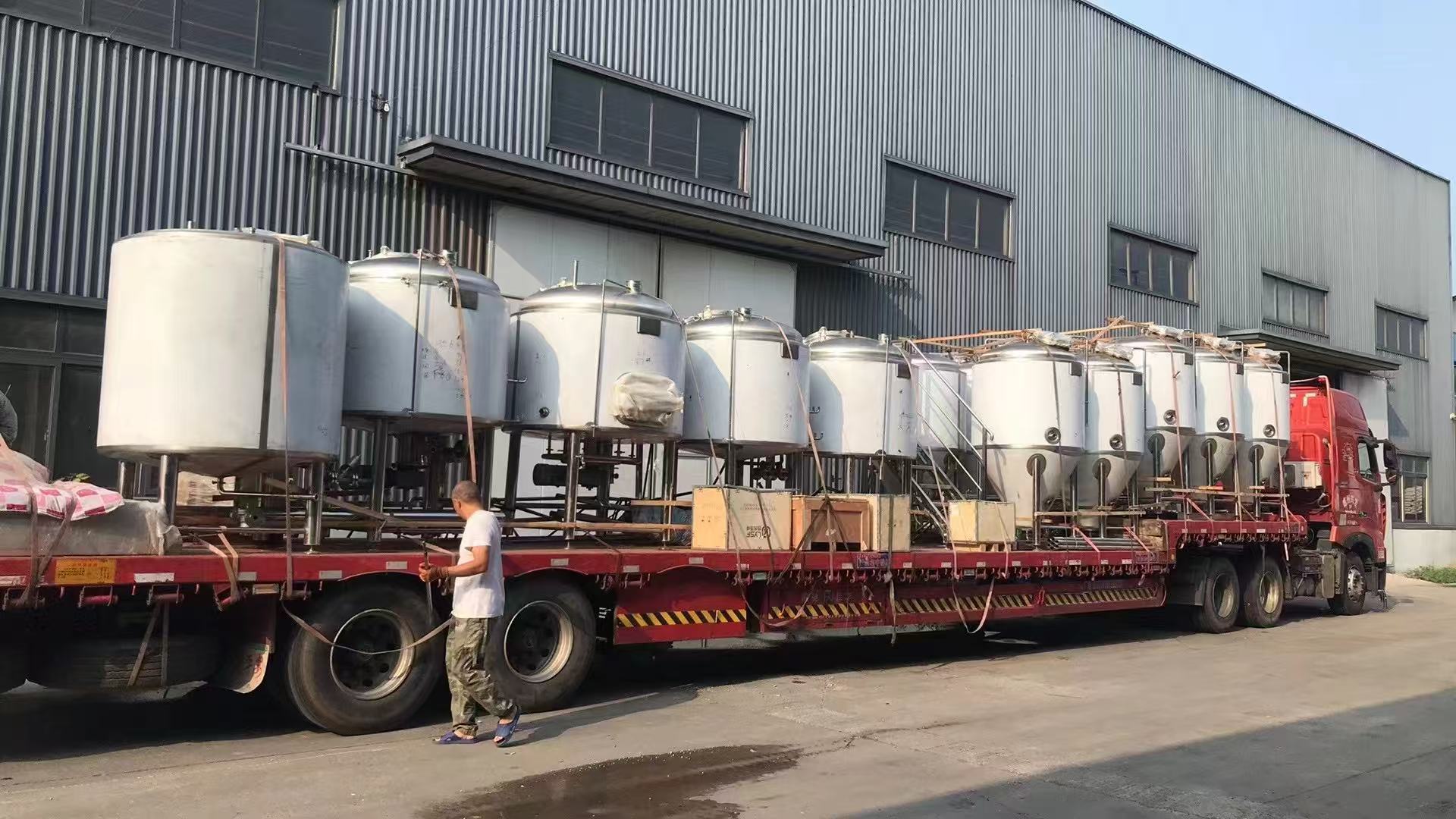 通州精酿啤酒设备厂—中小型精酿啤酒厂提供服务